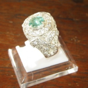 Cincin perak batu zamrud