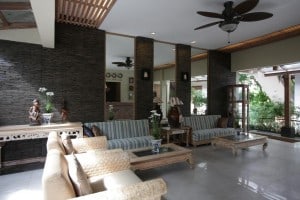 hotel populer di kuta