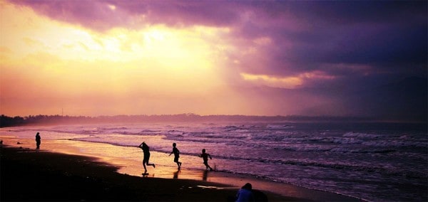 Sunset Yang Mempesona di Pantai Teleng Ria di Pacitan