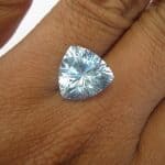 toaz concave segitiga warna sky blue 6.50 carat