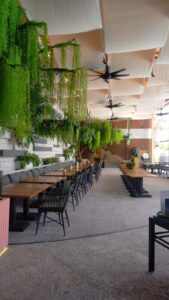 ruang santai guluwatu di oakwood jakarta